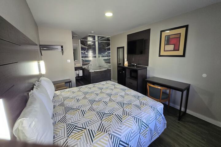 Room 4 of 38