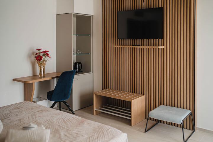 Room 33 of 122