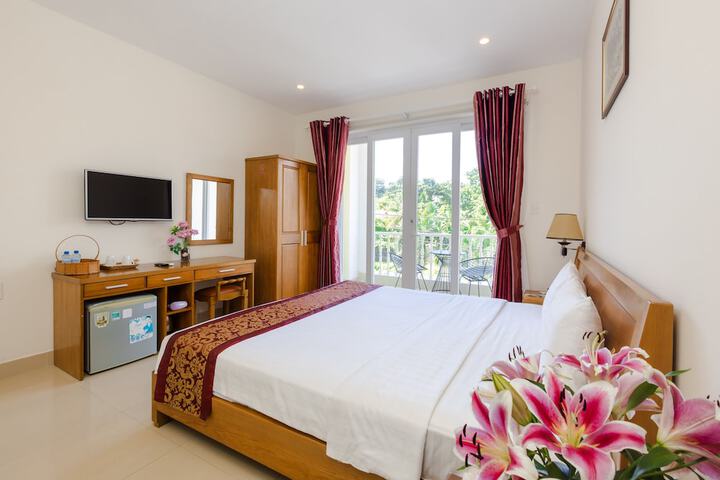 Room 3 of 49