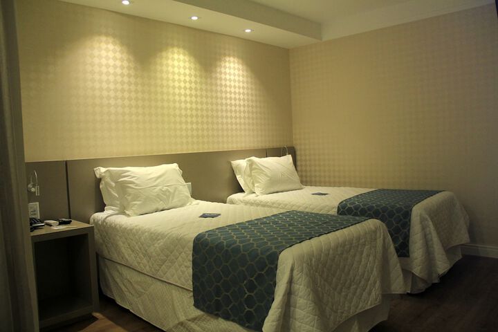 Room 52 of 105