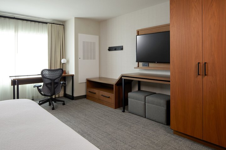 Room 26 of 86