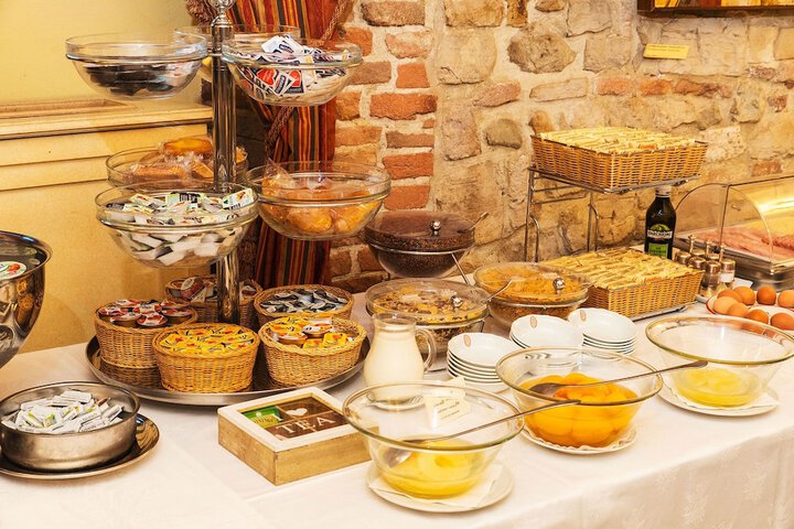 Breakfast/Coffee Service 65 of 106