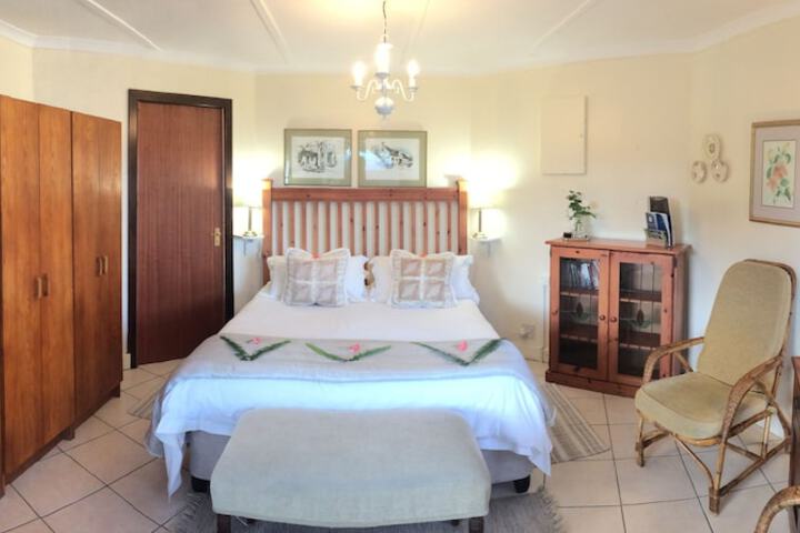 Room 3 of 34