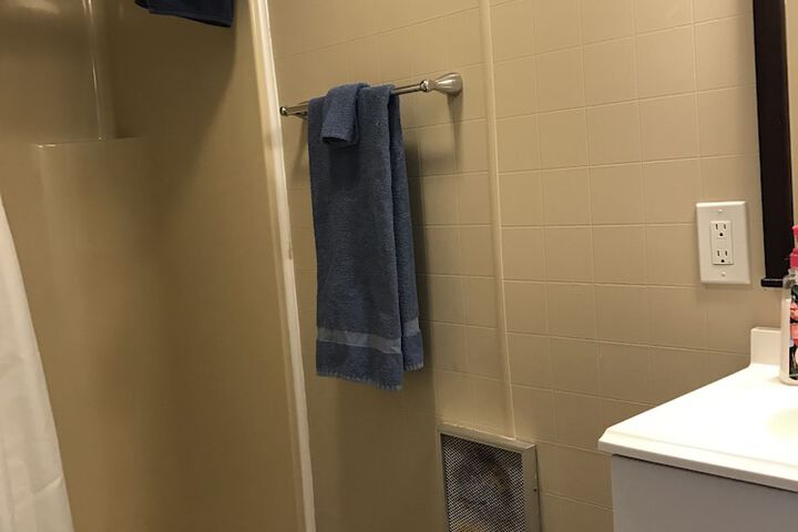 Room 70 of 112