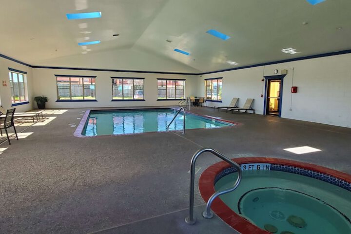 Pool Hotel