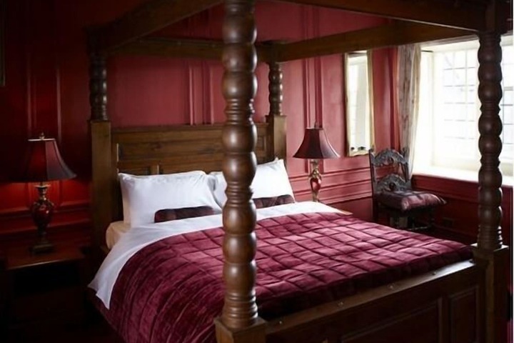 Room 6 of 34