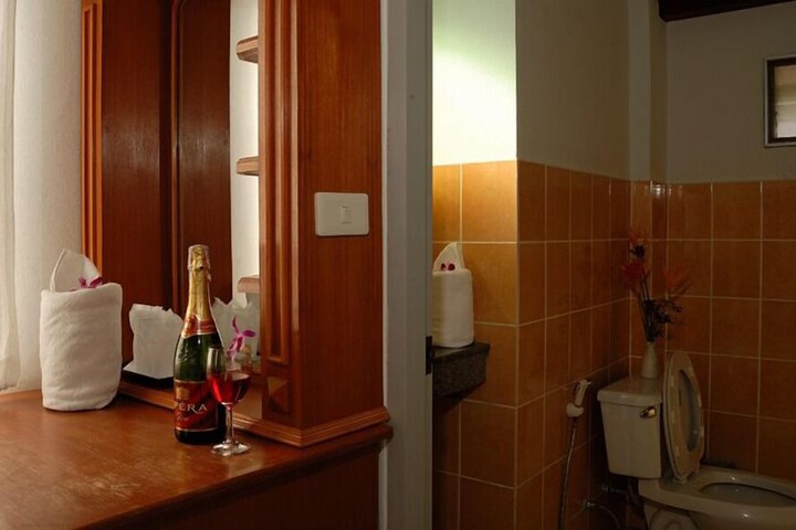 Room 27 of 31