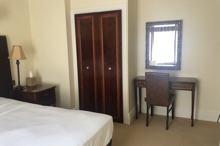 Room 10 of 64