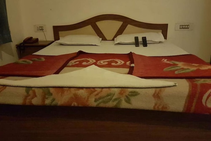 Room 15 of 32