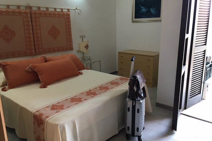 Room 12 of 102