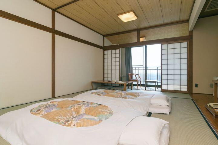 Room 10 of 43