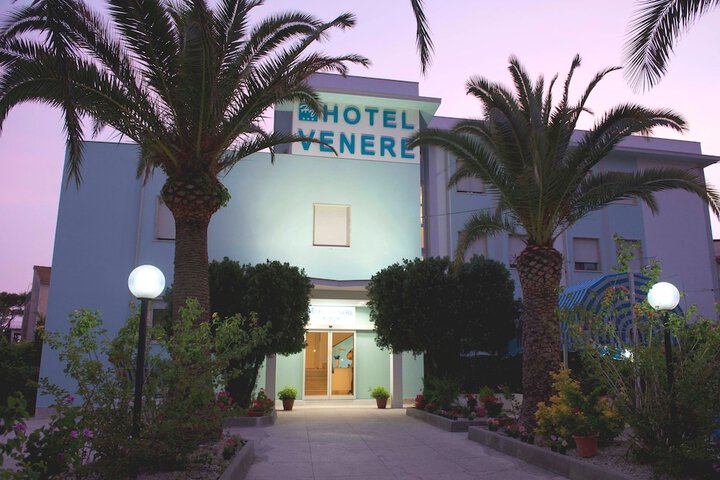 Hotel 35 of 37