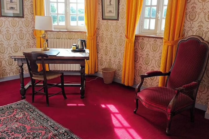 Room 24 of 105