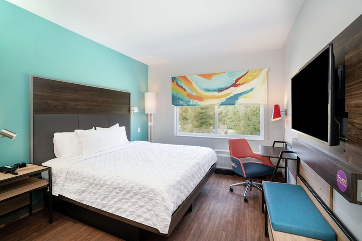 1 King Bed (14 of 14)