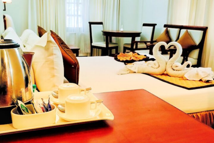 Room 4 of 25
