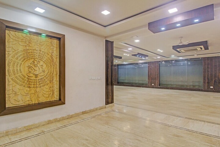 Ballroom/Hall 44 of 69