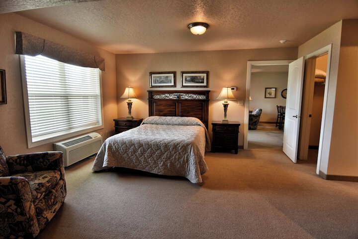 Room 4 of 13
