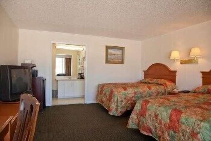 Standard | King Bed (1 of 16)
