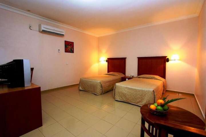 Room 10 of 51