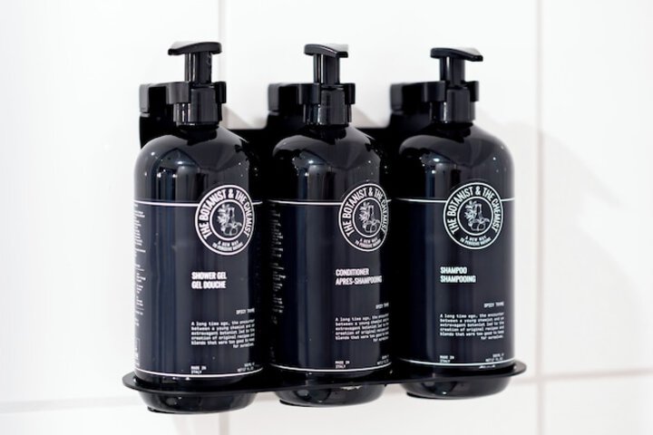 Bathroom amenities
