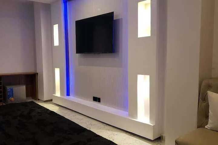 Room 9 of 52