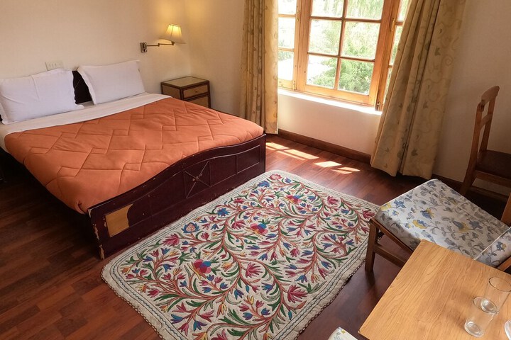 Room 5 of 27