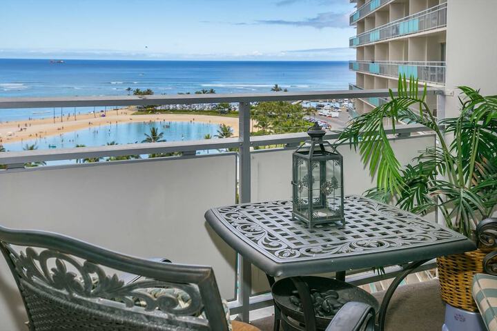 Ilikai 1114 Studio Condo in Honolulu, HI