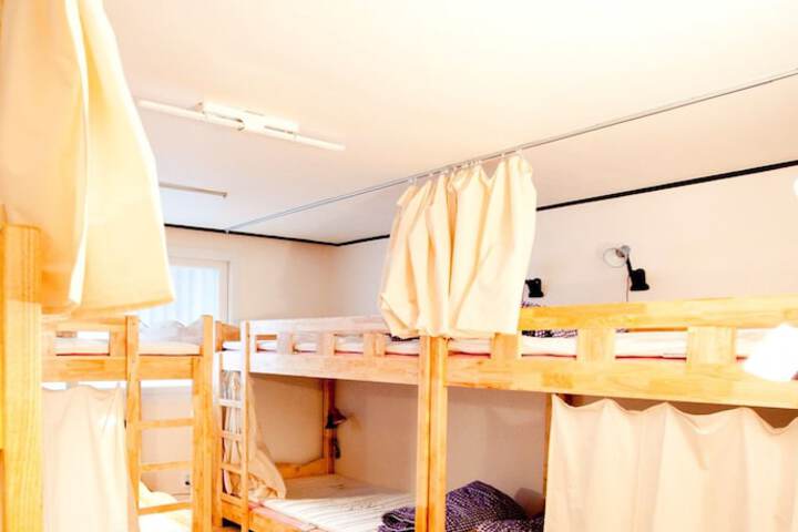 Room 25 of 46