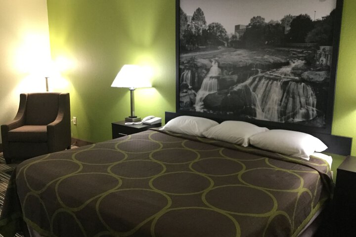 1 King Bed (3 of 8)