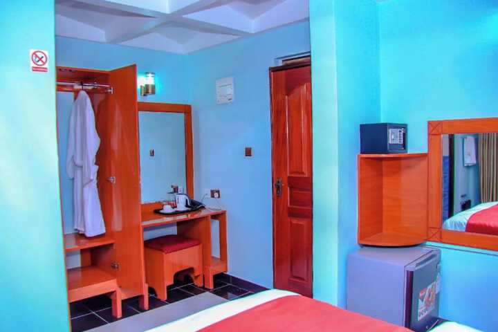 Room 27 of 50