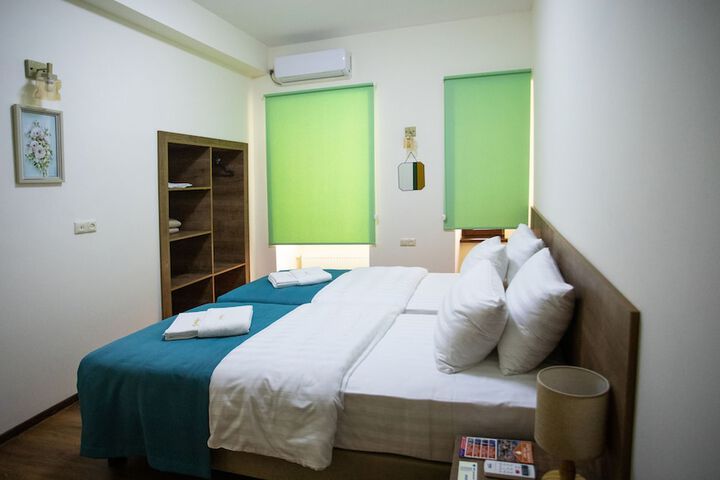 Room 19 of 127