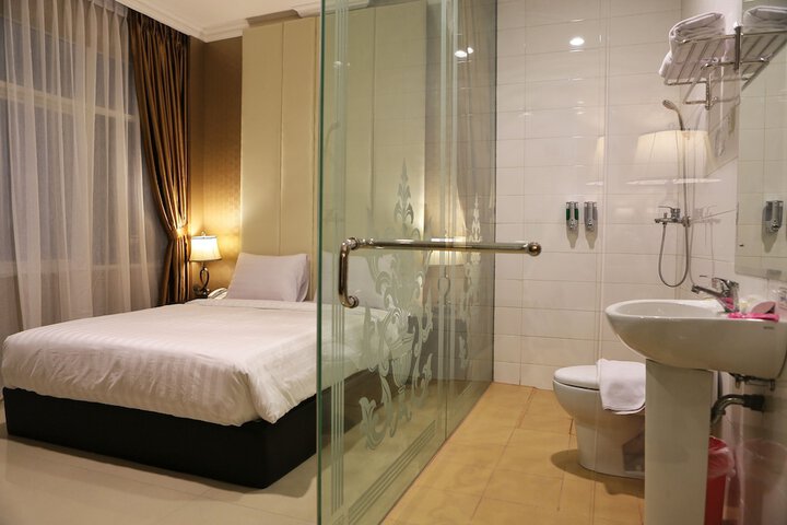 Room 5 of 61