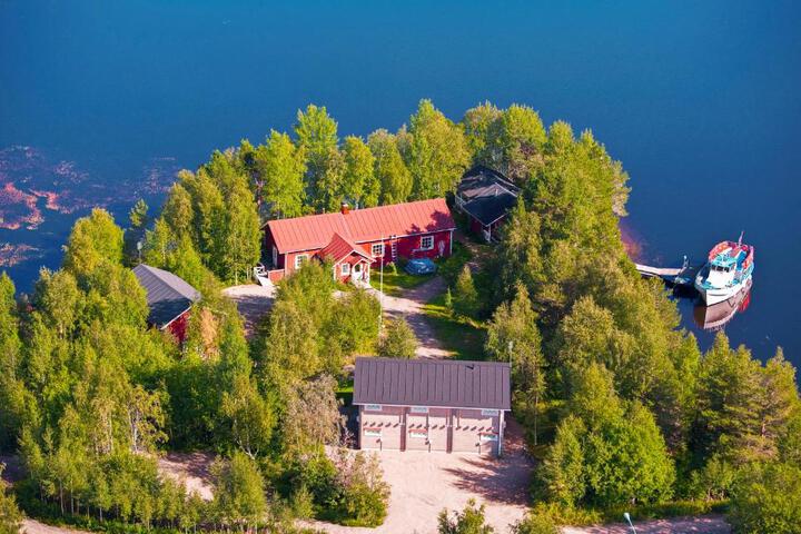 Exterior of Santas Little Village - Hotel Uitonniemi