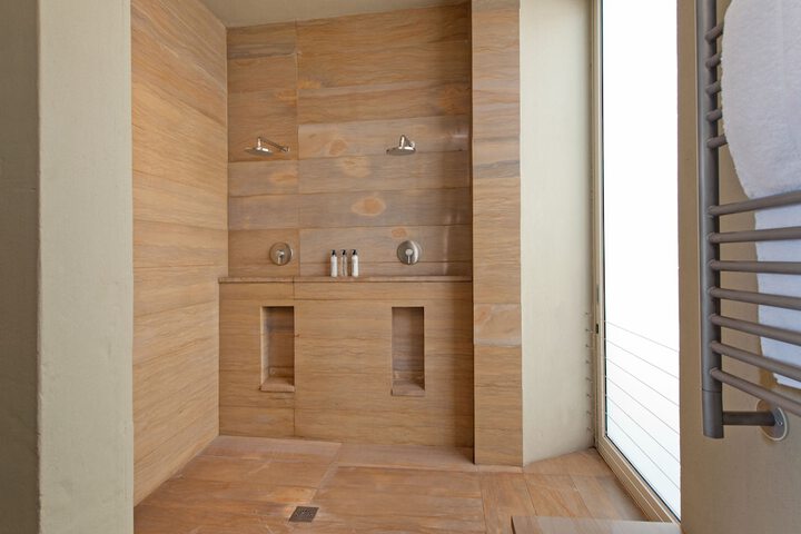 Room 51 of 80