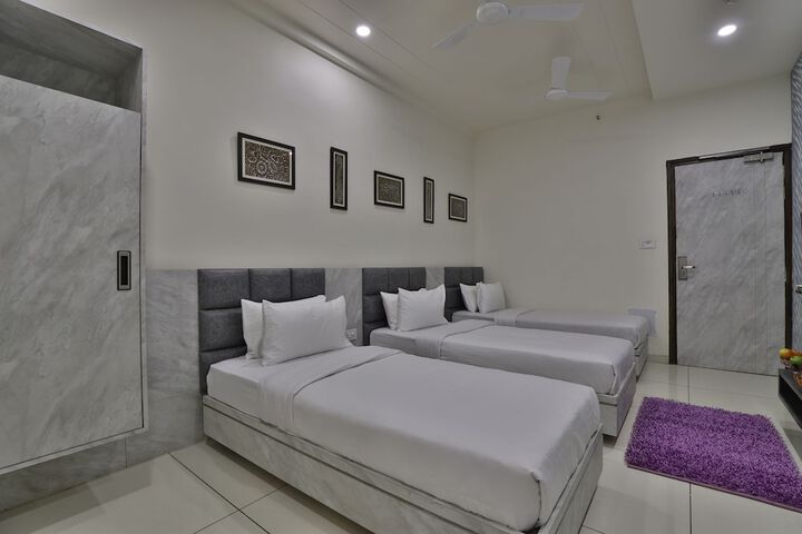 Hotel Orbit