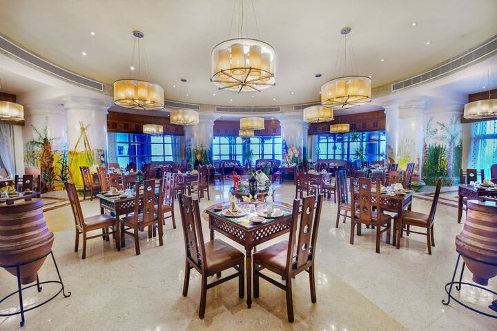 Dining 45 of 68