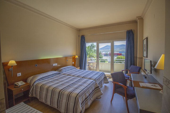 Room 10 of 40
