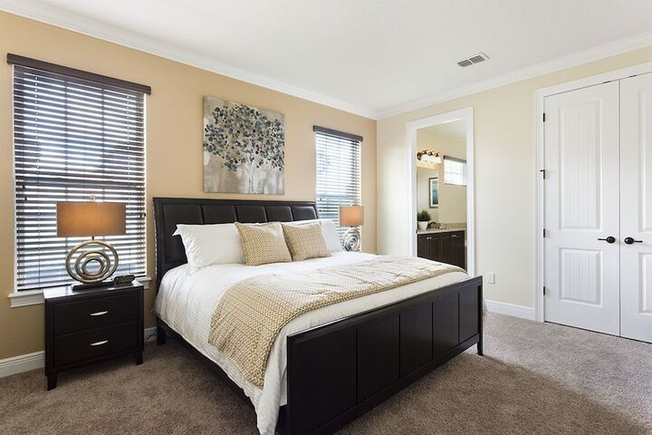 Room 7 of 27