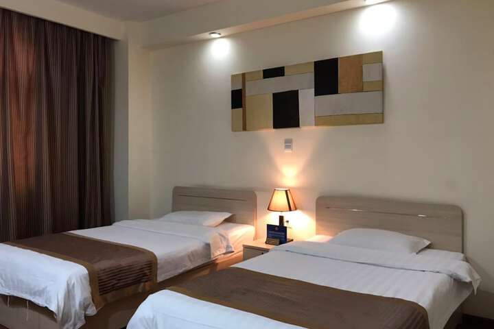 Room 15 of 27