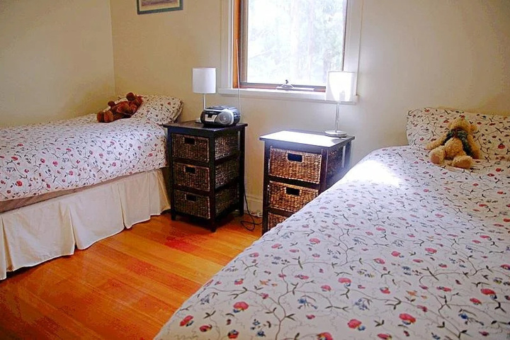 Room 11 of 11