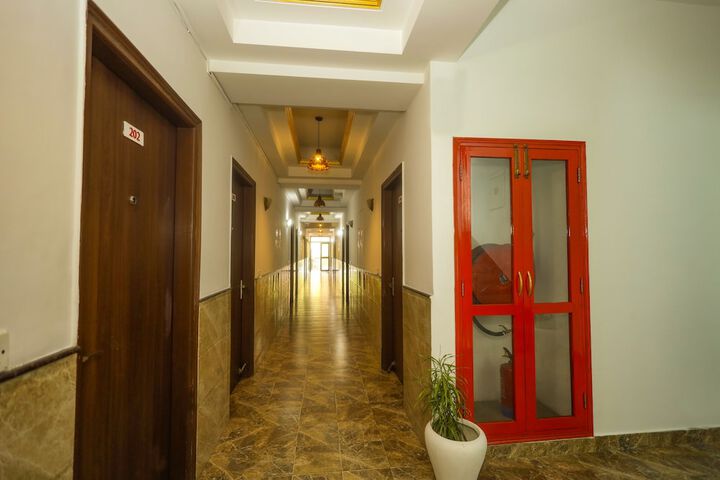 Hotel Interior 5 of 130