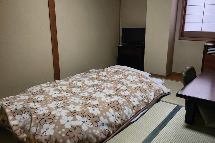 Room 5 of 15