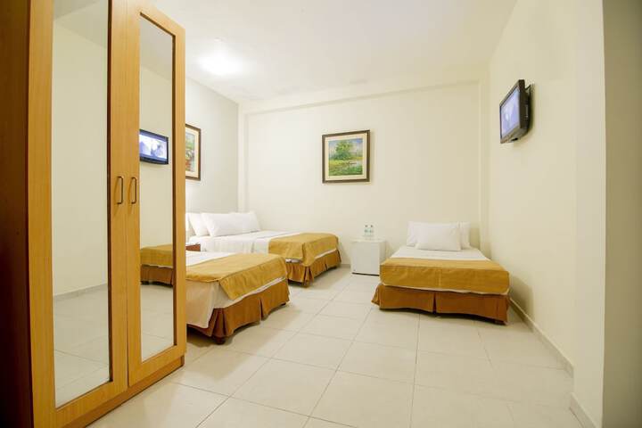 Room 13 of 36