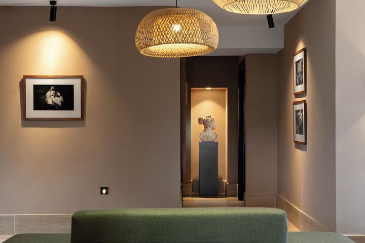 Room 43 of 71