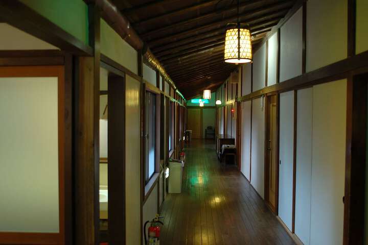 Ballroom/Hall 27 of 32