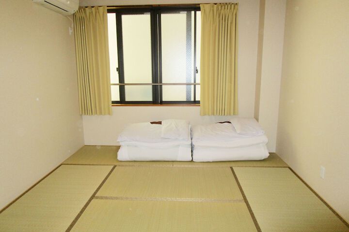 Room 4 of 39