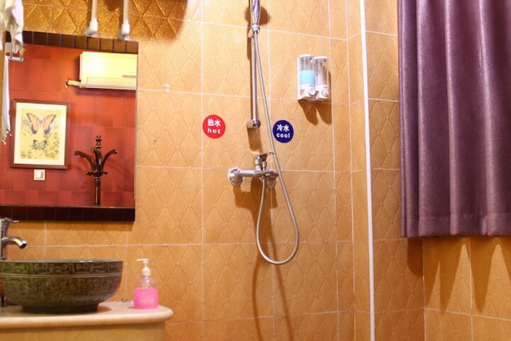Room 12 of 33