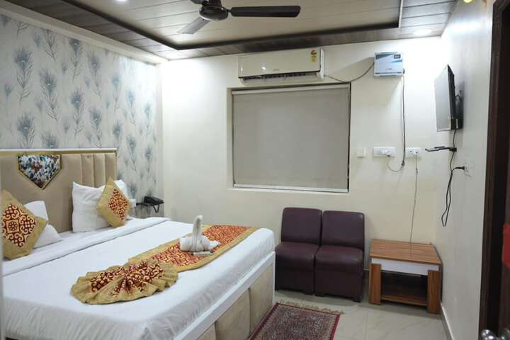 Room 14 of 39