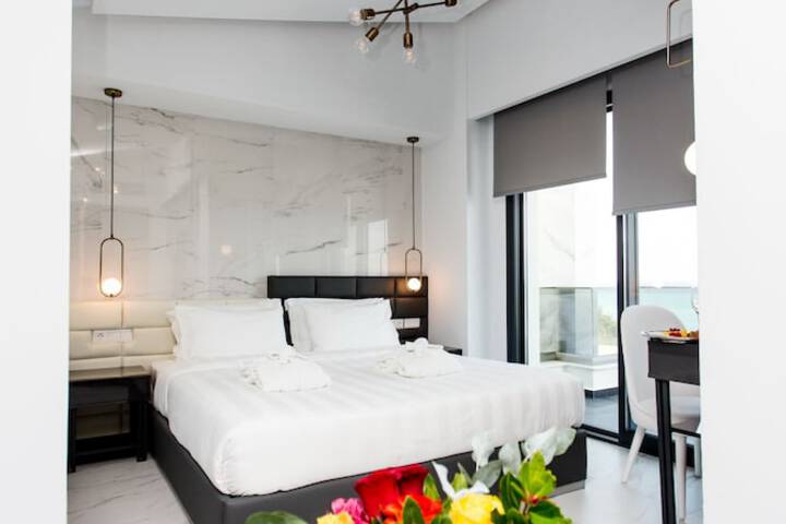 Room 15 of 48