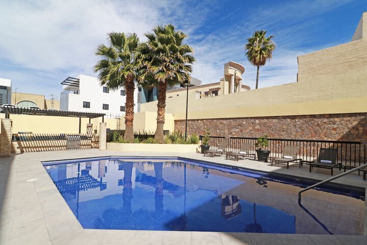 Pool Hotel